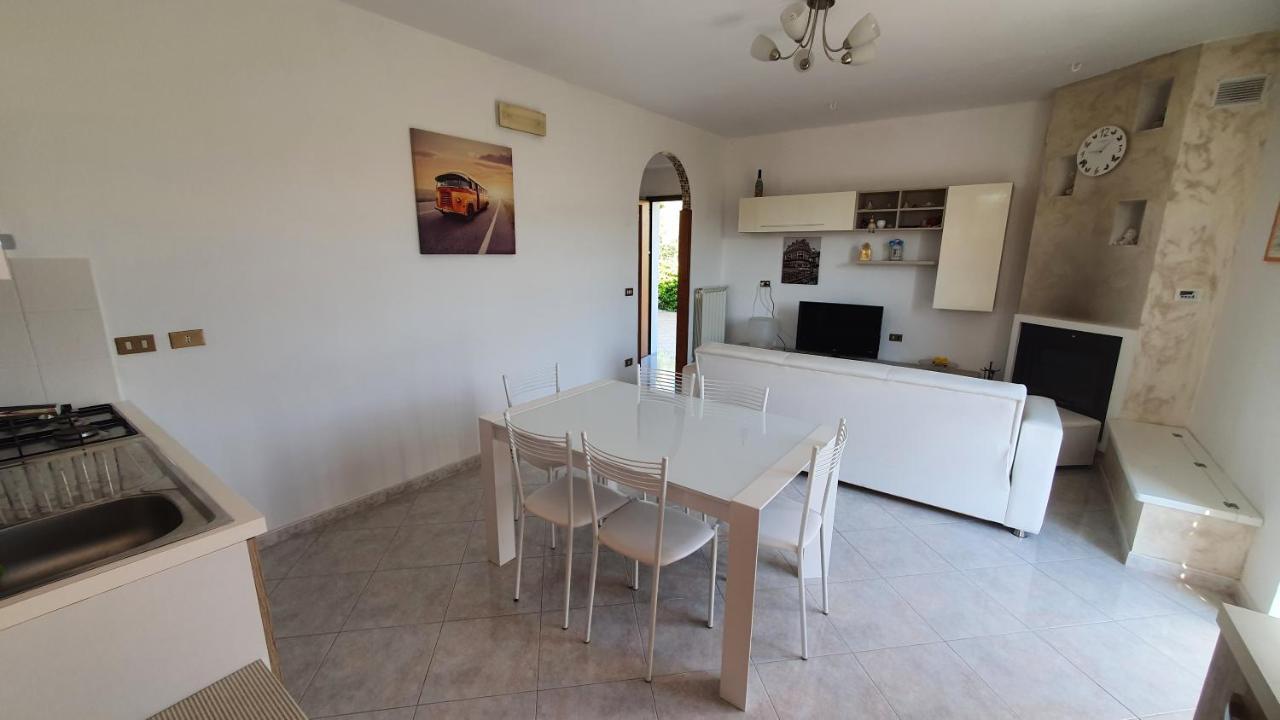Appartement Nonno Atti à Castel San Lorenzo Extérieur photo